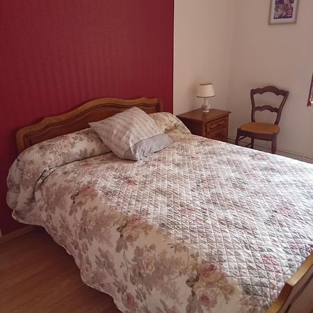 Aurelie Hotel Saint-Pierre-le-Moutier Bagian luar foto