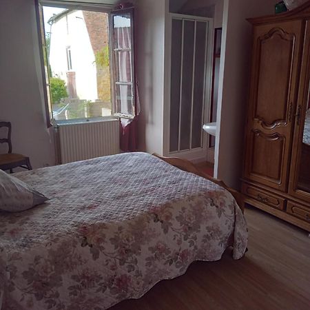 Aurelie Hotel Saint-Pierre-le-Moutier Bagian luar foto
