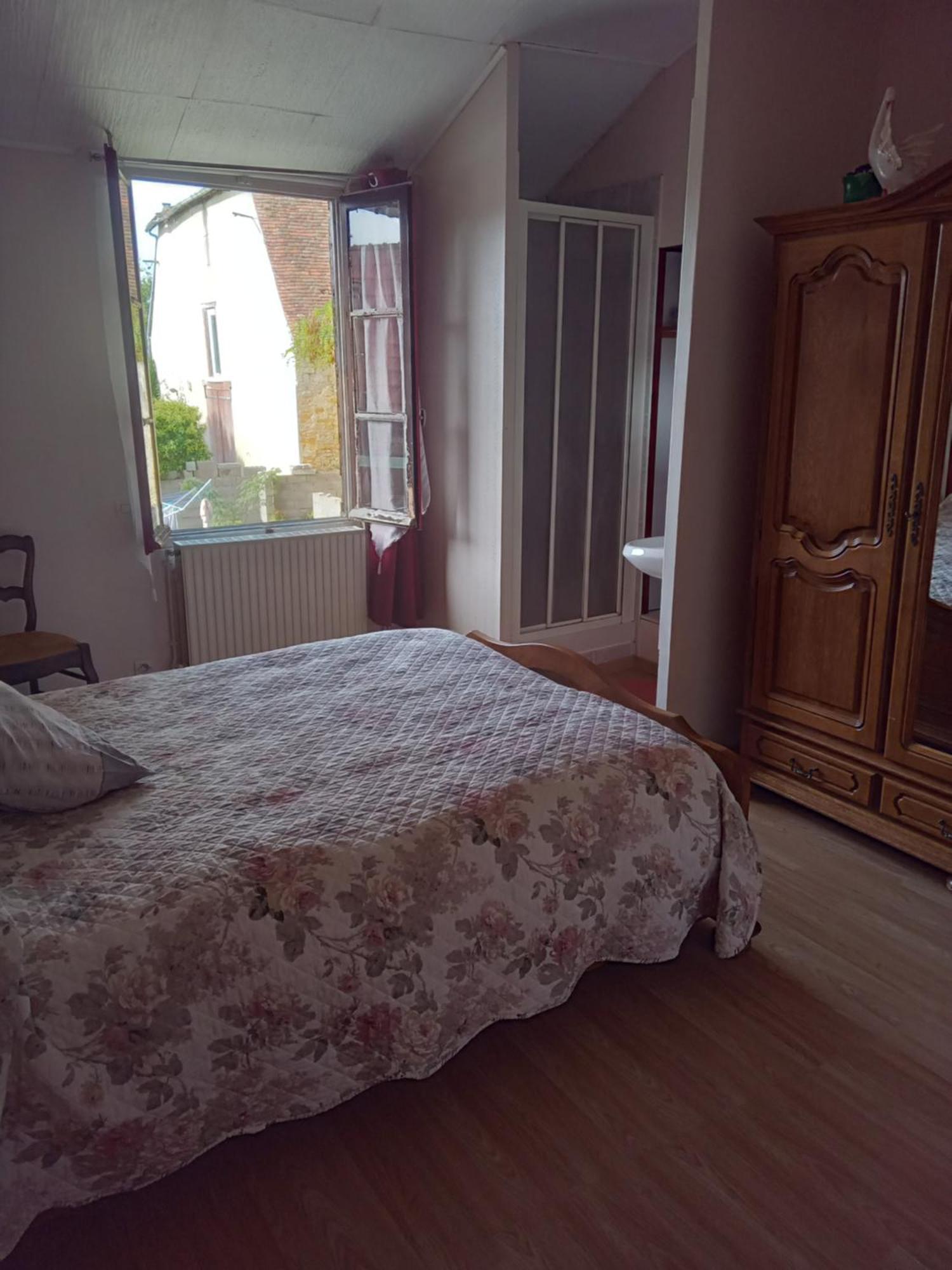 Aurelie Hotel Saint-Pierre-le-Moutier Bagian luar foto
